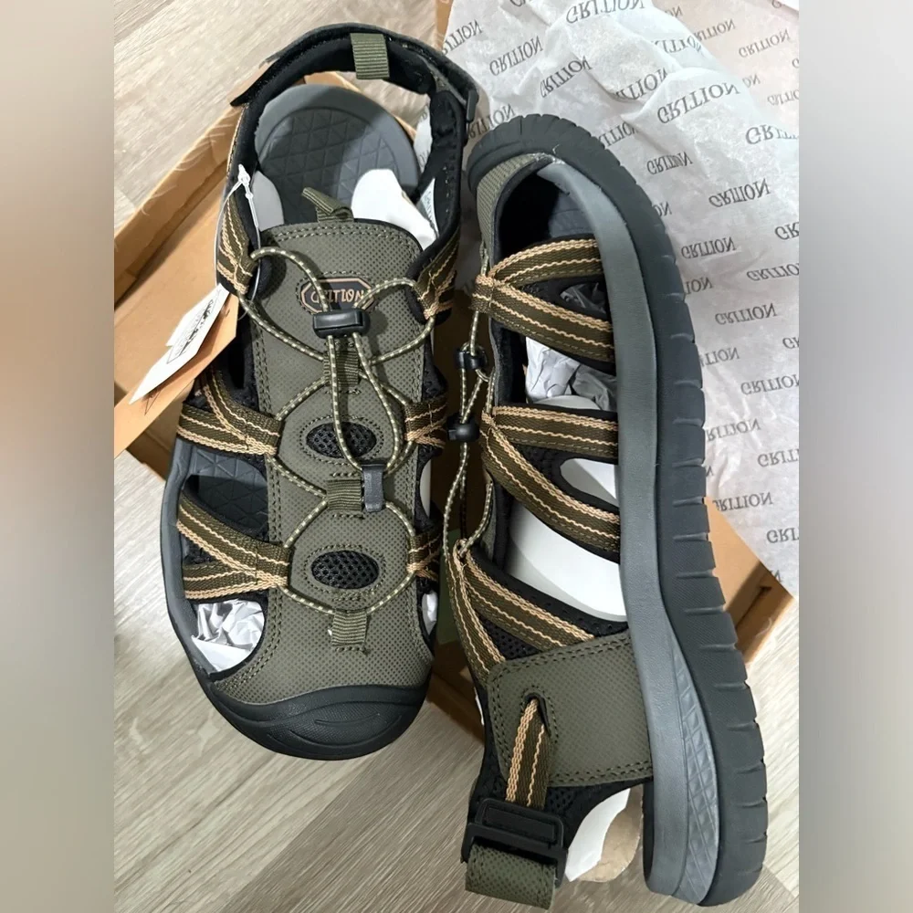 Men's Grition Green Outdoor Sandals. Size 10